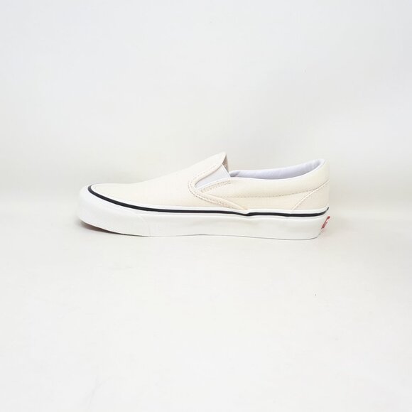 Vans Classic Slip On 98 DX OG All White Skate Shoe Sneaker Mens 6 / Womens 7.5 - Picture 2 of 12
